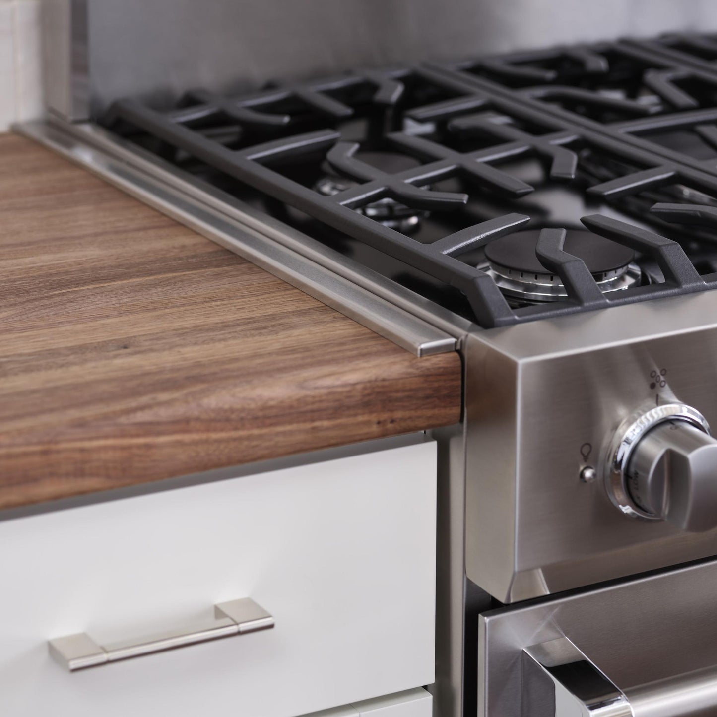 VIKING 30" Self-Cleaning Dual Fuel Range Viking 3 Series Black - RVDR33025BONLP
